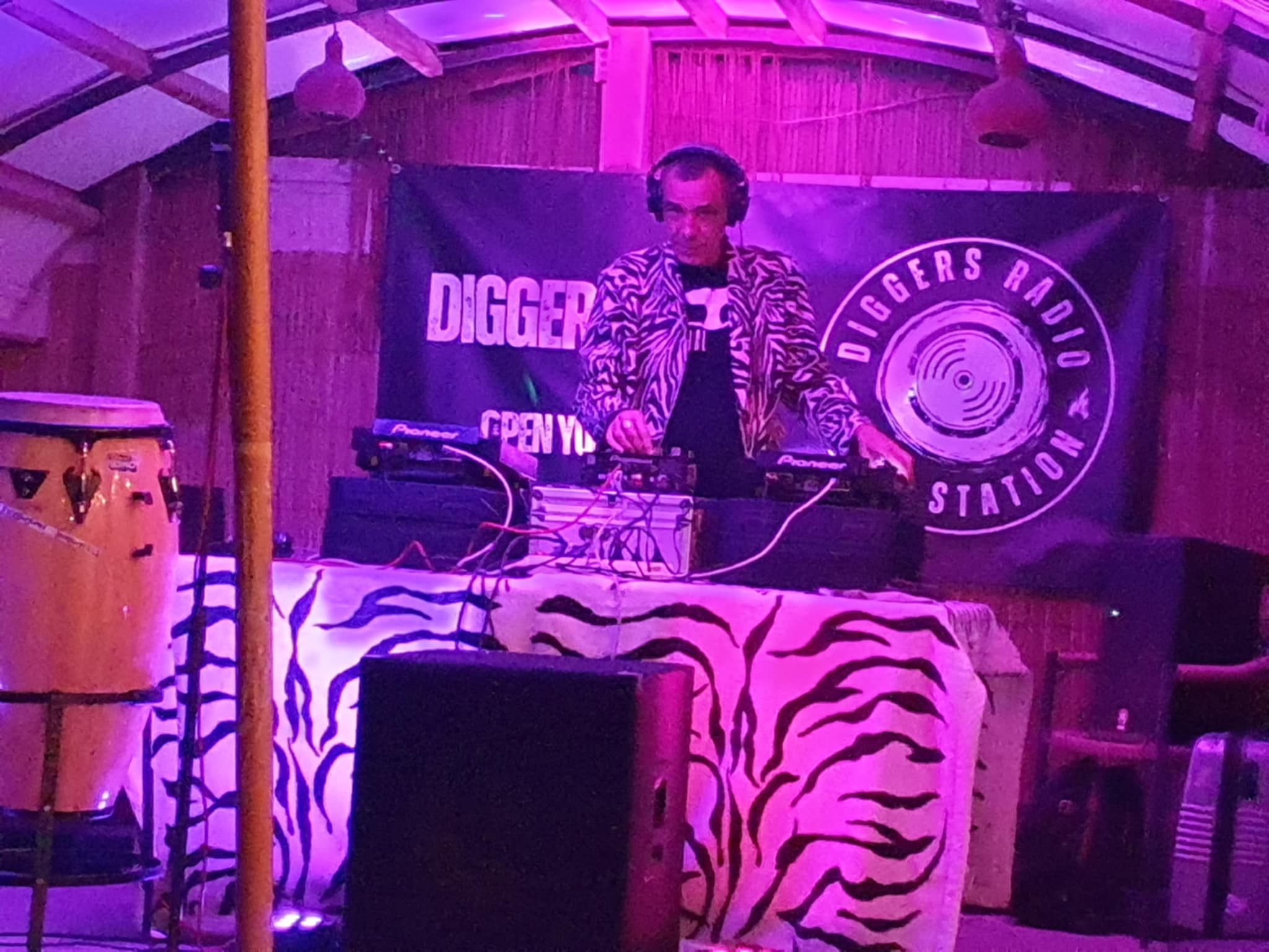 Unknown.jpg (263 KB)